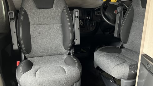 Lola – 2 berth Autotrail campervan