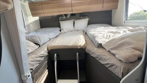 RV Camper – Nieuwe, luxueus ingerichte 4-persoonscamper