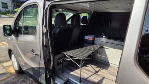NOMAD – 2 berth Renault Trafic 2017 campervan from 2017