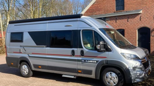 luxury Adria Twin 640 Supreme bus camper | Length beds | 165 hp