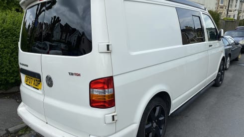VW T5 'PopTop'  – 4 berth Volkswagen T5 Campervan