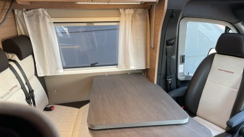 Weinsberg CaraSuite 640 MEG MB AUTOMATIC