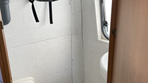 Oude dame – 2p Adria Mobil bus uit 1997