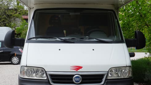 Rolly Roger – Family Camper 5-seater attic