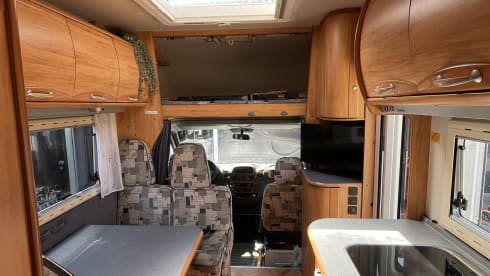 6-sitziger Mercedes-Benz Alcove aus dem Jahr 2002