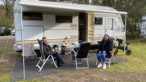 6 persoons winteruitvoering met B rijbewijs  – 6 person Eura Mobil integral from 1996