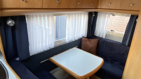 Hobby 595 alcove for 4/5 people