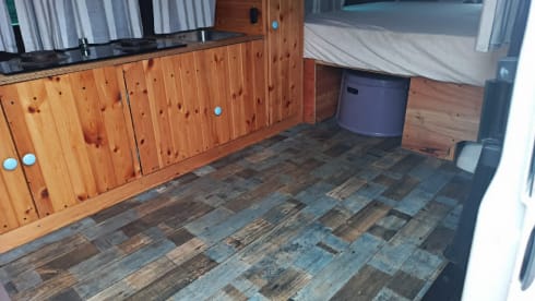 Flash – 3 berth Ford bus from 2013