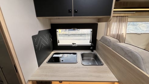 Challenger 384 Étape Edition 2025 – Travel comfortably in style