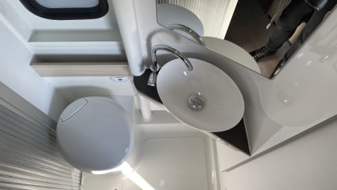 Adria Twin 640 SGX Plus A AUTOMATIC