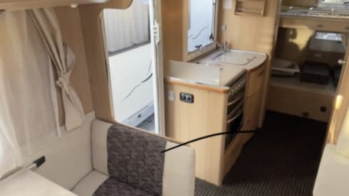 Kentuky Estro 9 – Camper ben attrezzato, ideale per vacanza famiglia