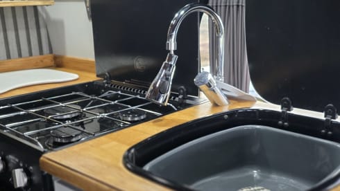 Samuel – Ford-Bus mit 3 Schlafplätzen aus dem Jahr 2013