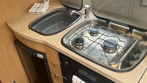 4 berth Peugeot Elddis Autoquest