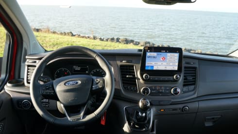 Ford Nugget uit 2021 – Travel in Red