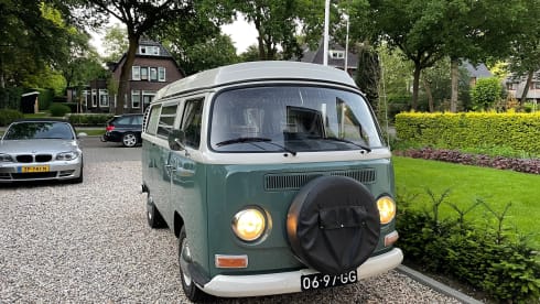 RetroT2 – Road trip in the Netherlands with this Retro T2 Volkswagen bus