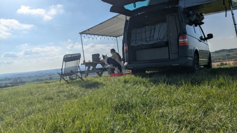 Blu – Dog Friendly CamperVan 