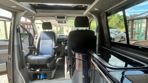 Vikki – 4 berth Volkswagen bus from 2012