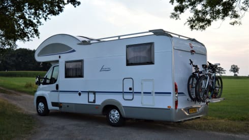 Beautiful complete and very neat 4-person camper (Fiat Ducato Bürstner)
