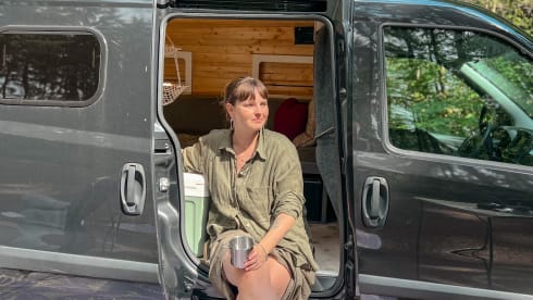 Dolores – Unique and complete single-person camper Dolores. Small van, big adventure.