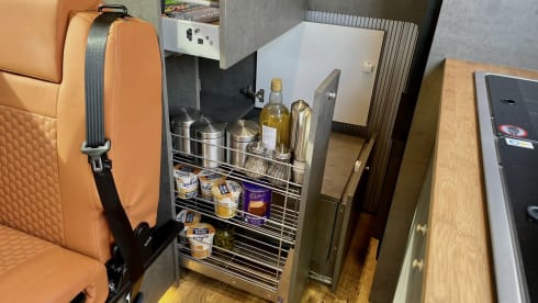 THUNDER – Stunning 2022 Luxury VW Crafter sleeps 4 - Liverpool
