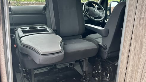 Shadow – Stylish 2 Berth Campervan 2022