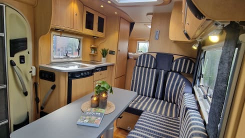 Huisje op wielen – Beautiful spacious integral camper