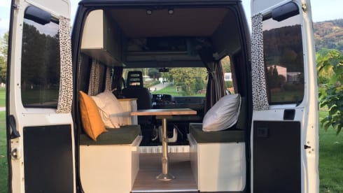 Oscar Obelix – Hit the road with Oscar! A converted Citroën Jumper with 2 sleeping places