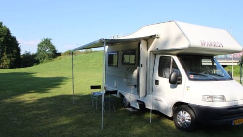 Friendly Camper – Restyled camper | Working off grid