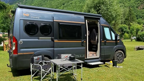 Autobus Malibu pronto per l'avventura 