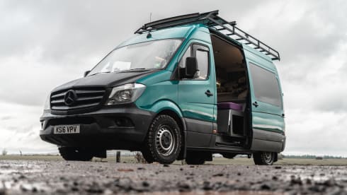 Spike – 3 berth Mercedes-Benz campervan from 2016