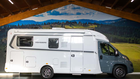 Weinsberg Carasuite 700 4p from 2022