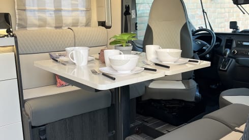 Loft On Wheels 5.0 – Recent automatic camper for 4 people