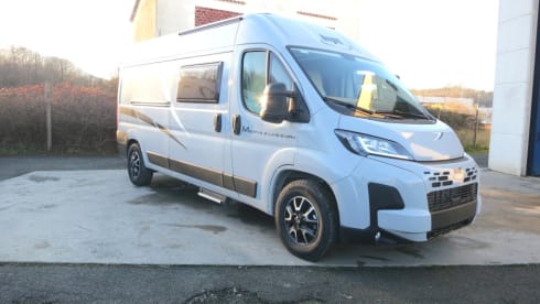 Menfys (1)  – Menfys VAN 3 MAXI S-Line (1) with optional bike rack