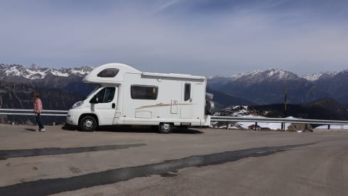 Swifty – Cosy 4 berth motorhome for all your family adventures.....