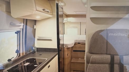 De Maly – 2p Malibu bus uit 2025
