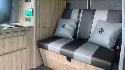 Essie  – 4 berth Volkswagen Campervan