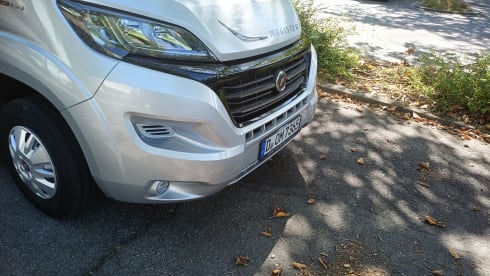 Fleurette Magisten 73LJF with bathroom in the back