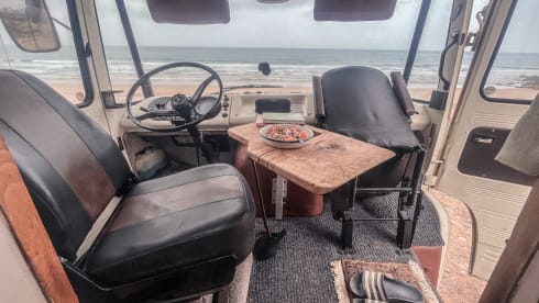 Germaine – Unique Mercedes classic car and off-grid camper