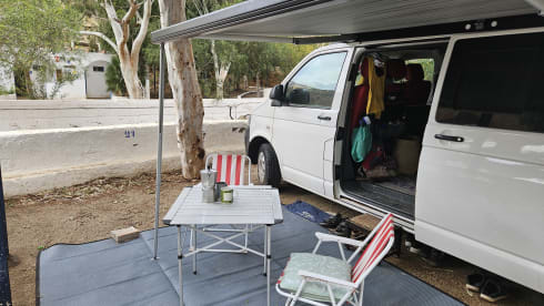 Morag – 4 berth VW T5 CAMPERVAN LWB 2014 ( EDINBURGH PICK UP)