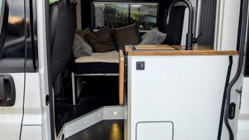 Perfect adVANtures – Brand new! Luxury campervan, suitable for up to 5 persons