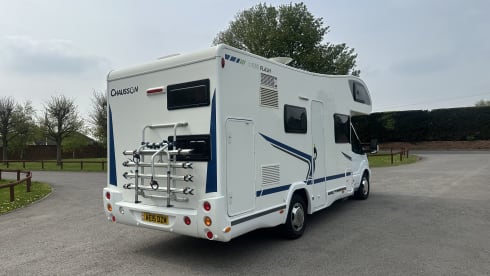 Large 6 berth modern motorhome