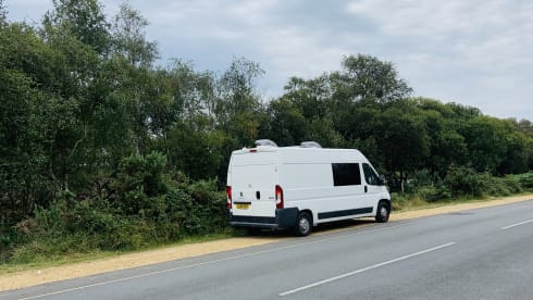 Lola – Scandi-Style 3-Berth Campervan – Solar, Kitchen & Comfort