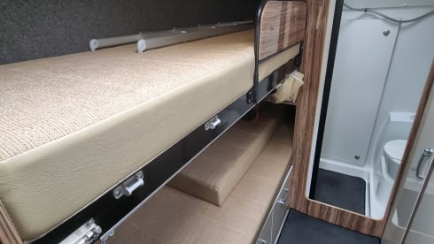 Jill – Stunning 4 berth family van. Fixed bunks!