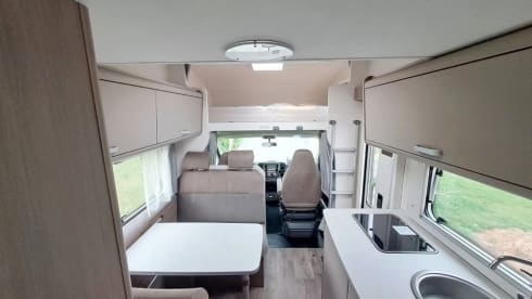 Travel Angel – Fiat carado A 464 - für 6 Personen mit viel Stauraum
