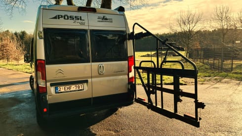 Onze Pössl :-) – Buscamper (2020) with bicycle rack, bedding and linen etc.