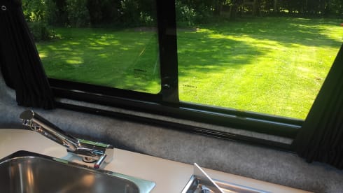 Sturdy Volkswagen T5 bus camper for 2-4 people