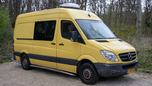 Ivan – 3-sitziger Mercedes-Benz Bus aus dem Jahr 2011