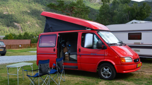 Nugget – On an adventure with a cozy camper 'the Nugget'