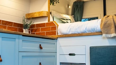 CamperHan  – CamperHan! 2020 VW Crafter, auto, newly converted 4 berth with pop top 