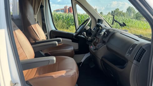 5p Citroën alcove from 2017